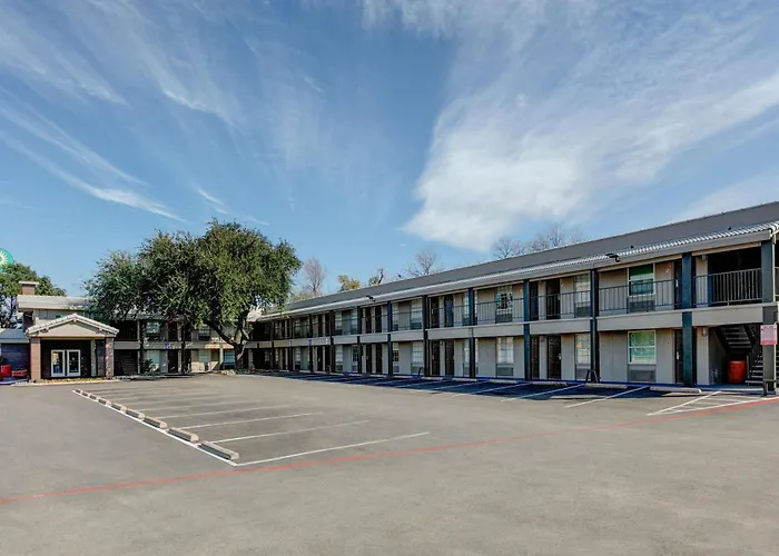 La Quinta Inn By Wyndham Dallas Uptown